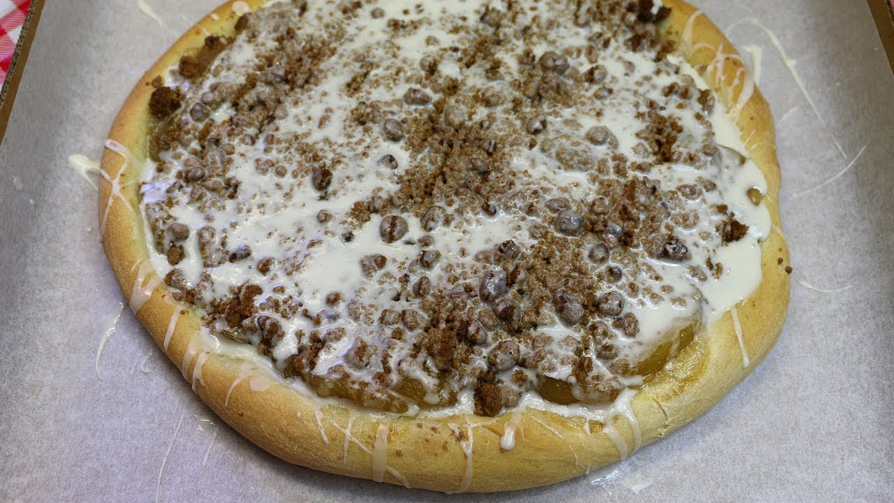 APPLE STREUSEL DESSERT PIZZA!!  QUICK AND EASY DESSERT!!