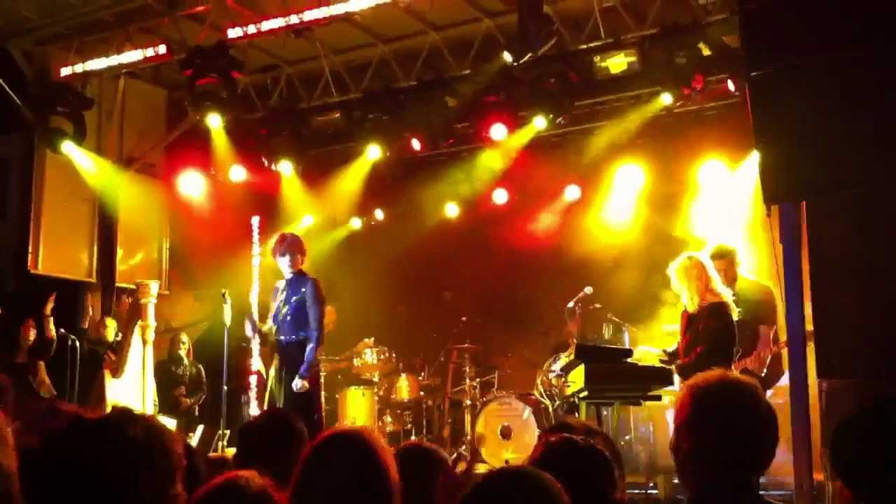 Rabbit Heart (Live) - Florence + The Machine (The Creators Project NY)