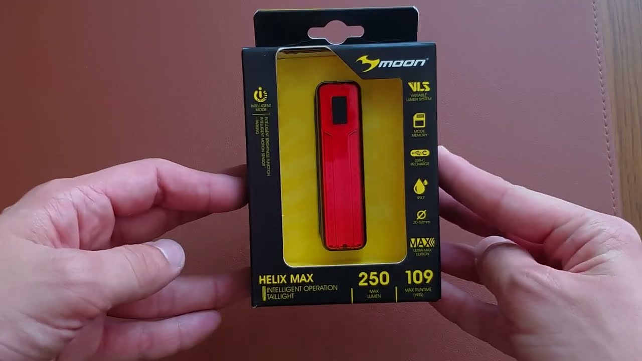 MOON HELIX MAX 250 - BIKE REAR LIGHT - UNBOXING