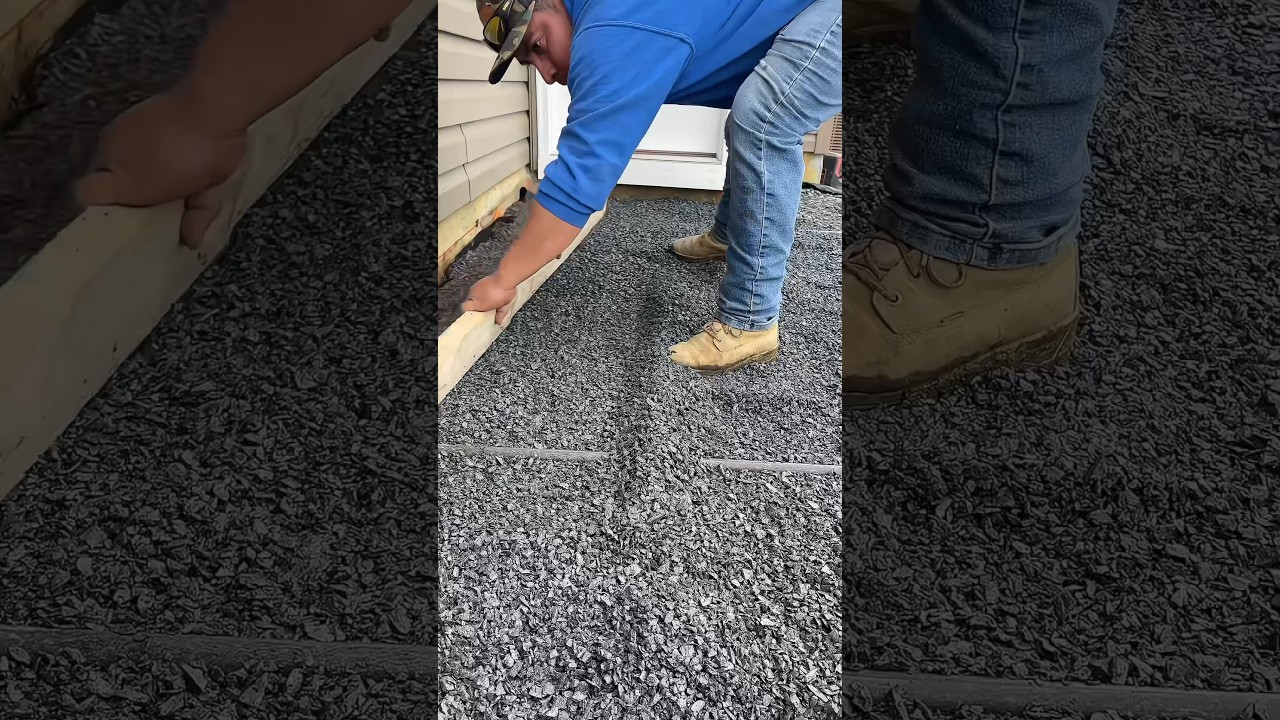 Here&rsquo;s how to install pavers like a pro 💪🏽 #pavers #renovation #paverpatio