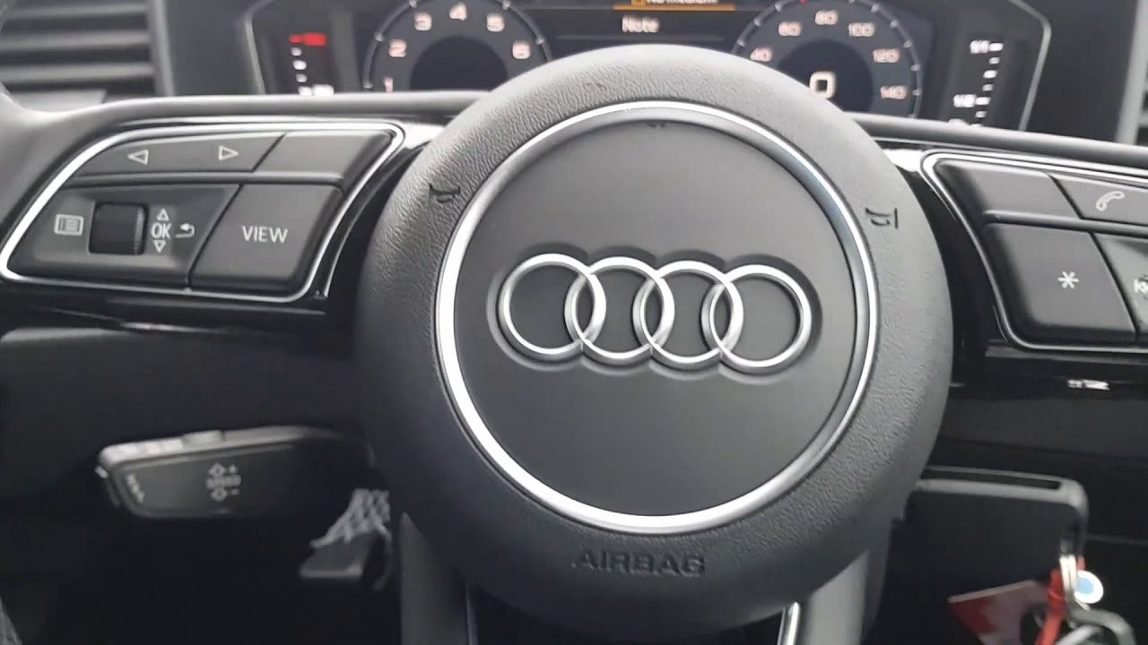 Подробный осмотр и виртуальная передача Audi A1 2020 года