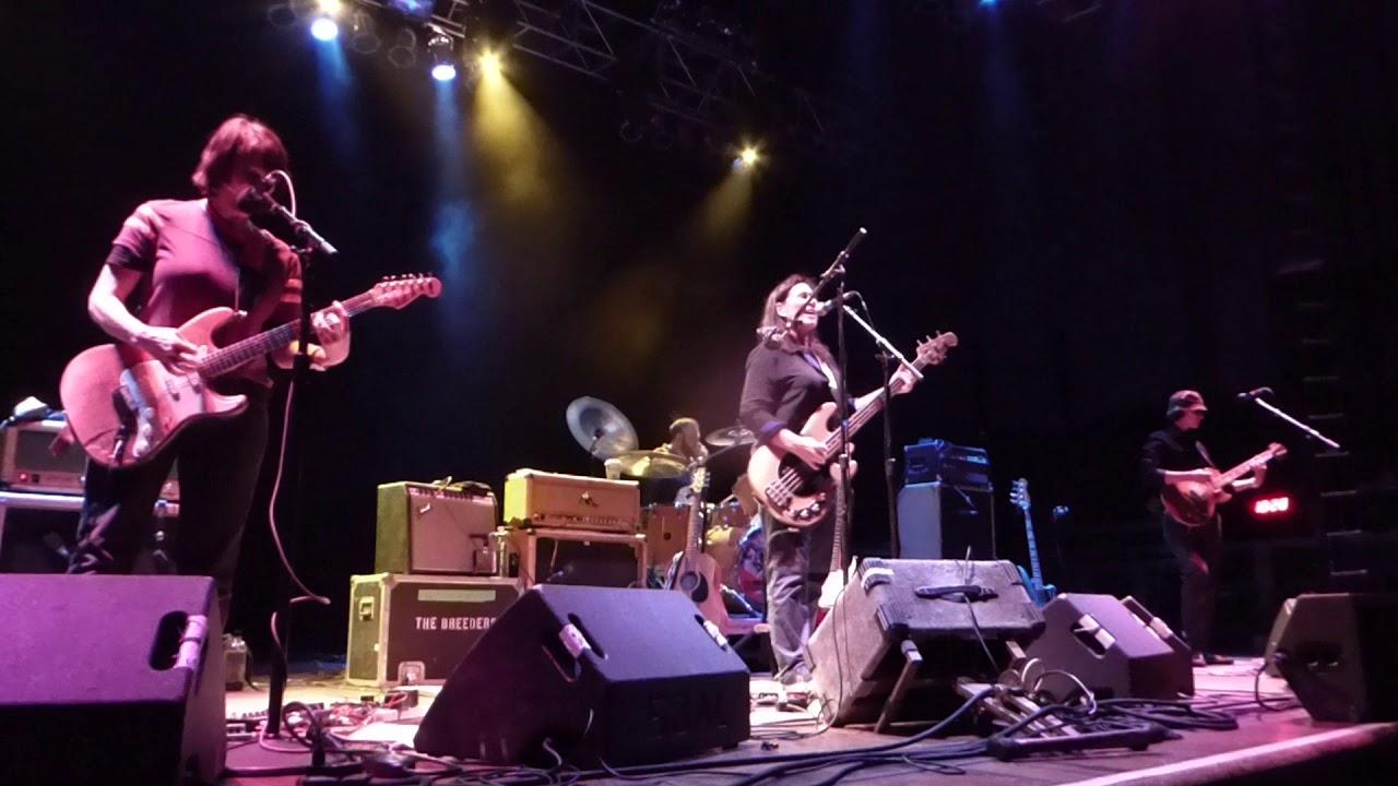 The Breeders - Gigantic [Pixies cover] (Houston 04.23.18) HD