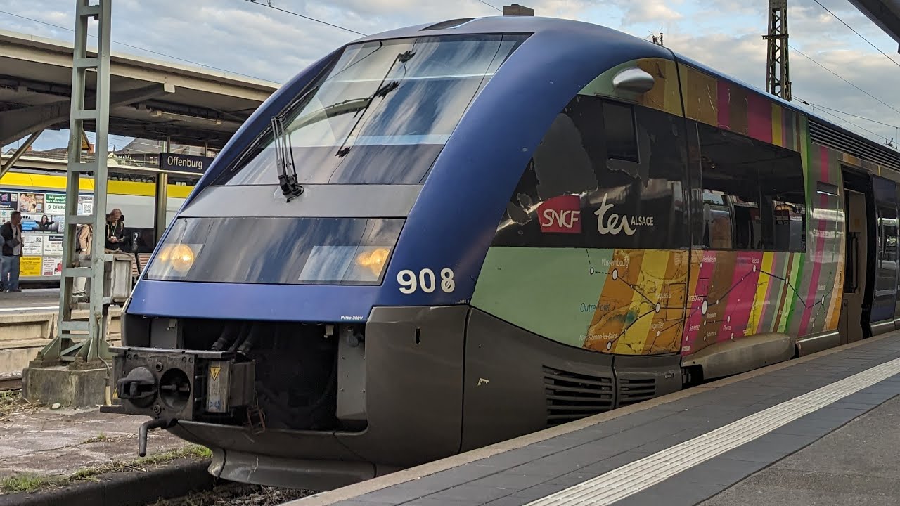 Trains en action à Offenburg HBF / Trains in action at Offenburg HBF