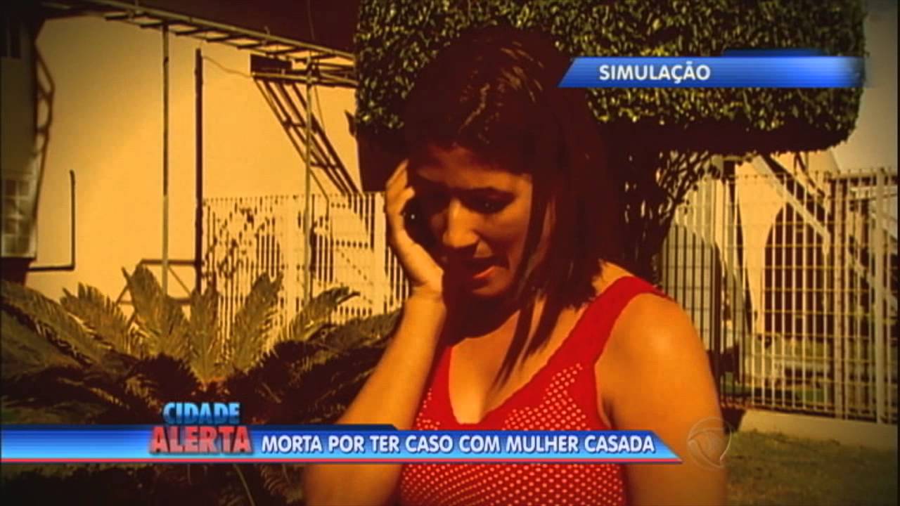 Mulher tem relação com outra mulher, casada, e acaba tendo destino trágico