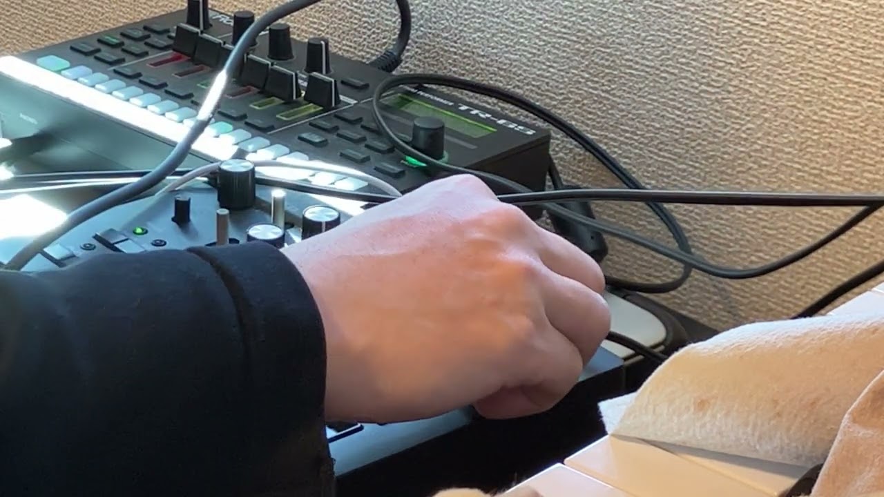 korg monotribe、roland TR-6Sで朝から鳴らす。