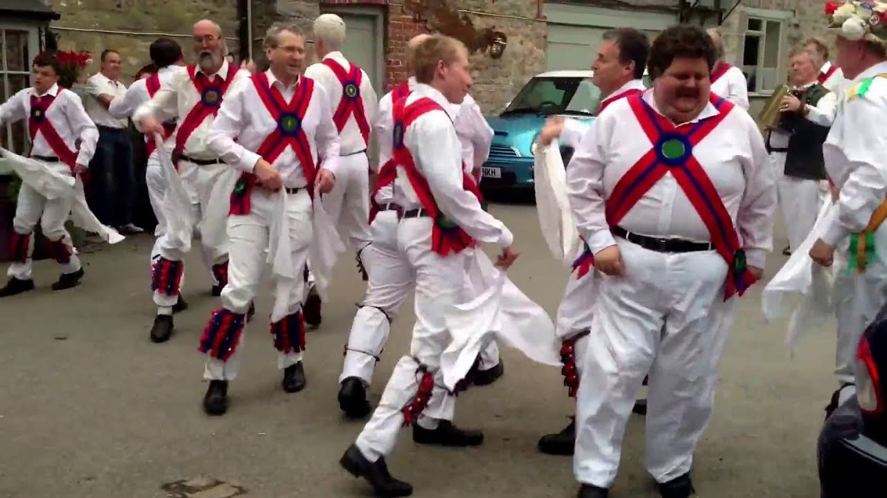 Bonny Green Garters (Bampton) - Chalice Morris Men, 2013-06-20