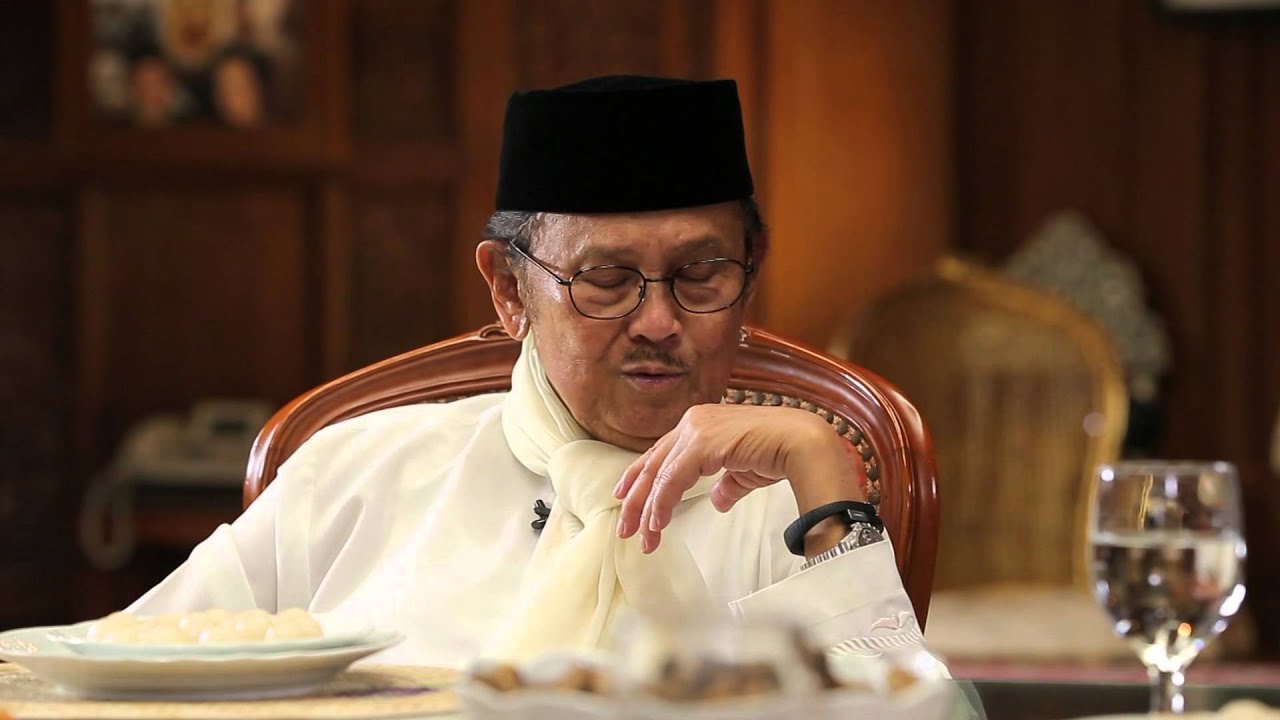 B.J. Habibie Mempunyai Kemampuan Bernyanyi - NET12