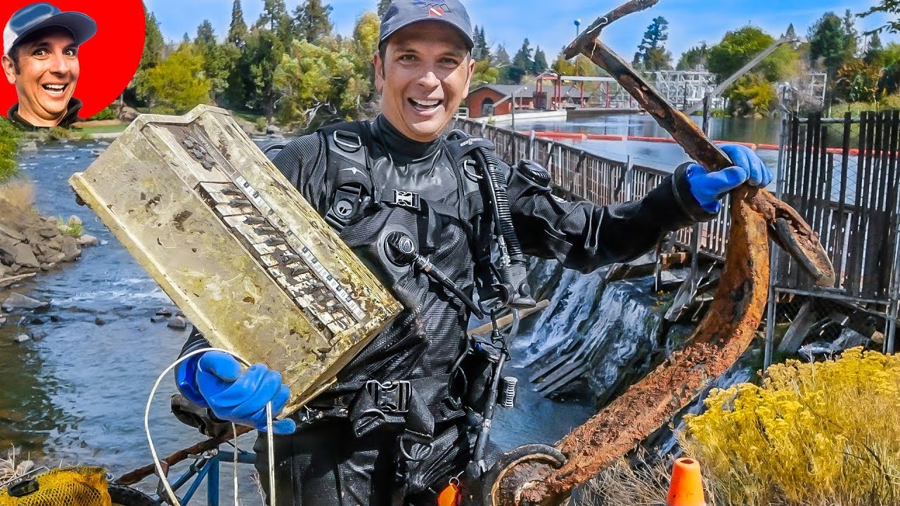 I Found 1950's Radio Flyer Scooter & 1960's Electric Organ in River while Scuba Diving