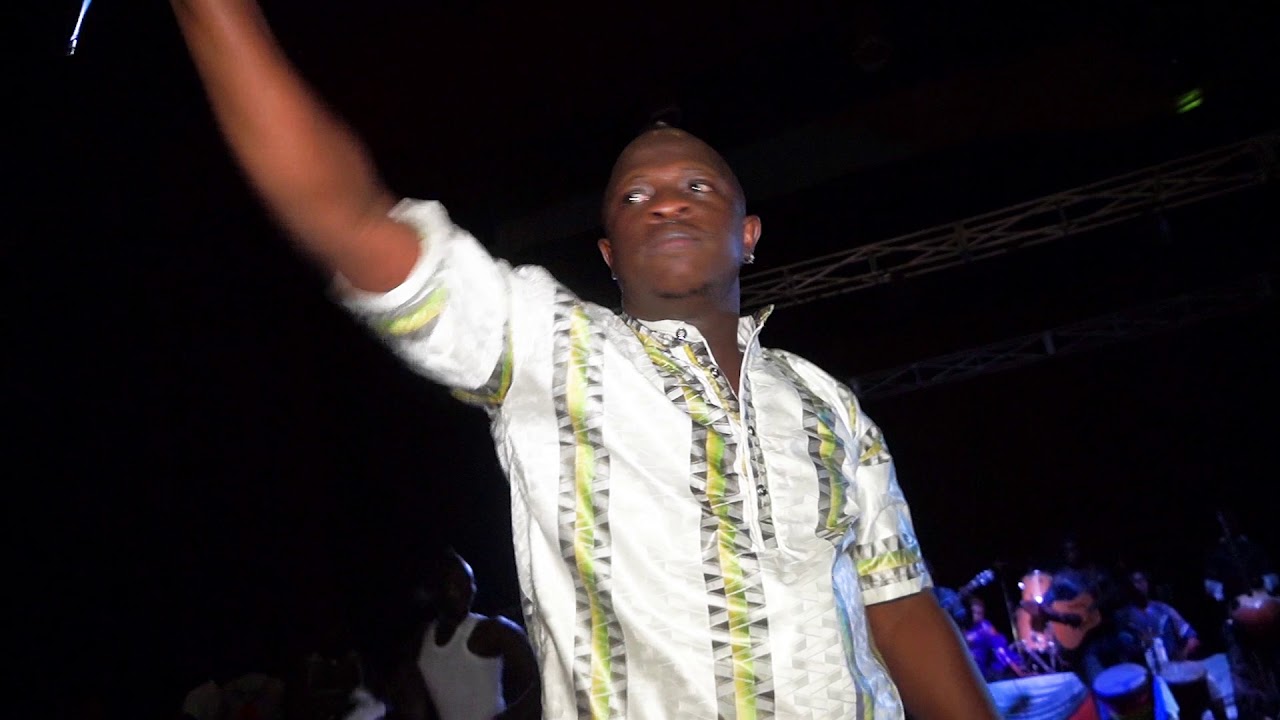 Issa Dioubate dedicace De l'année 2019