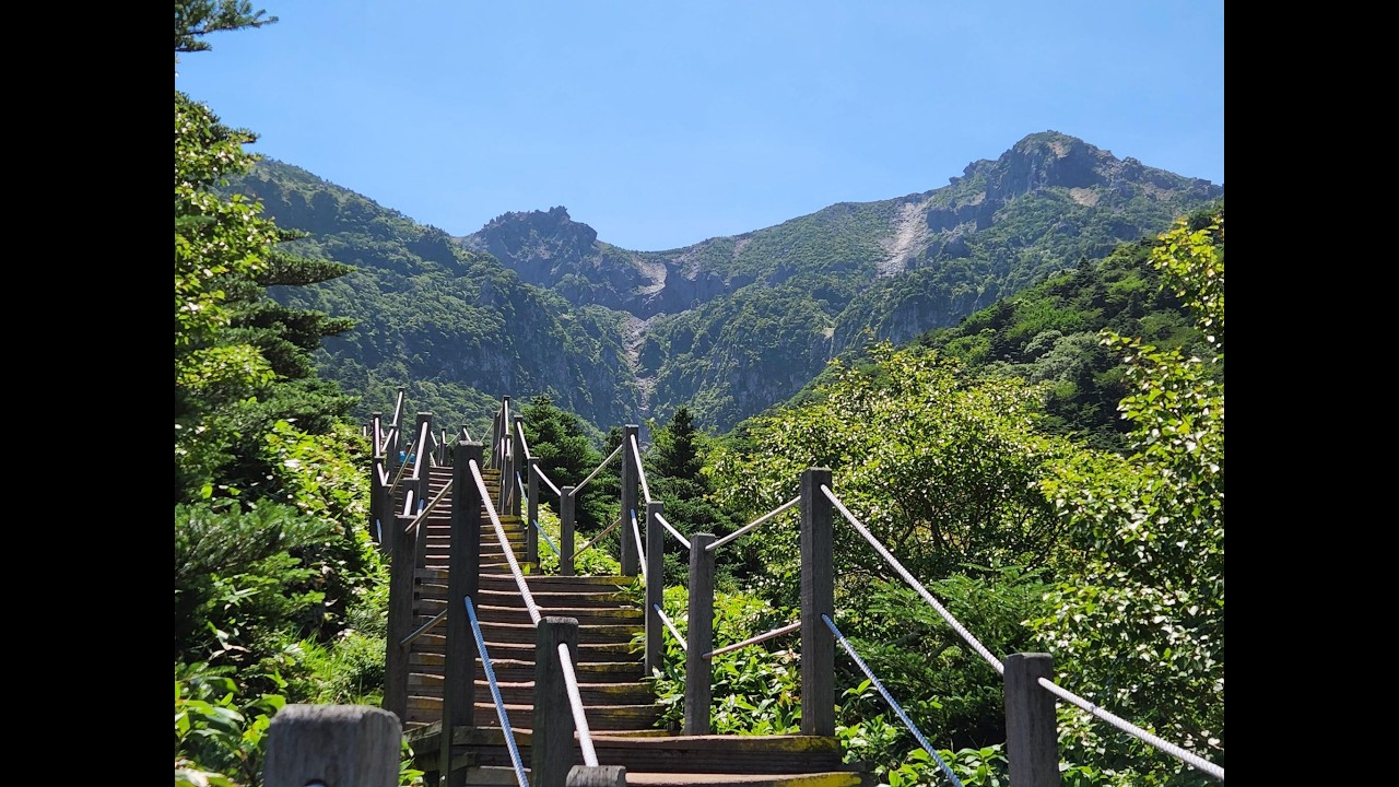 Hiking the tallest mountain in South Korea and the ferry from Mokpo to Jeju