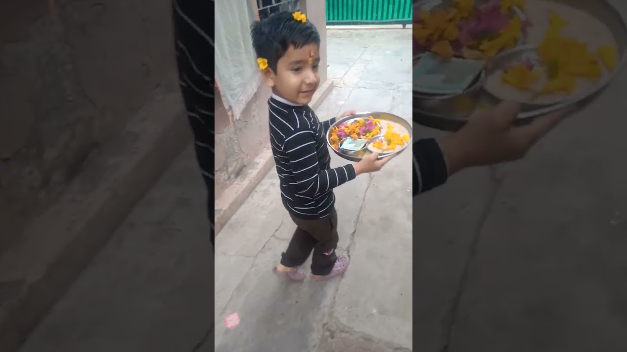 बच्चो ने खुब  फूल खेले