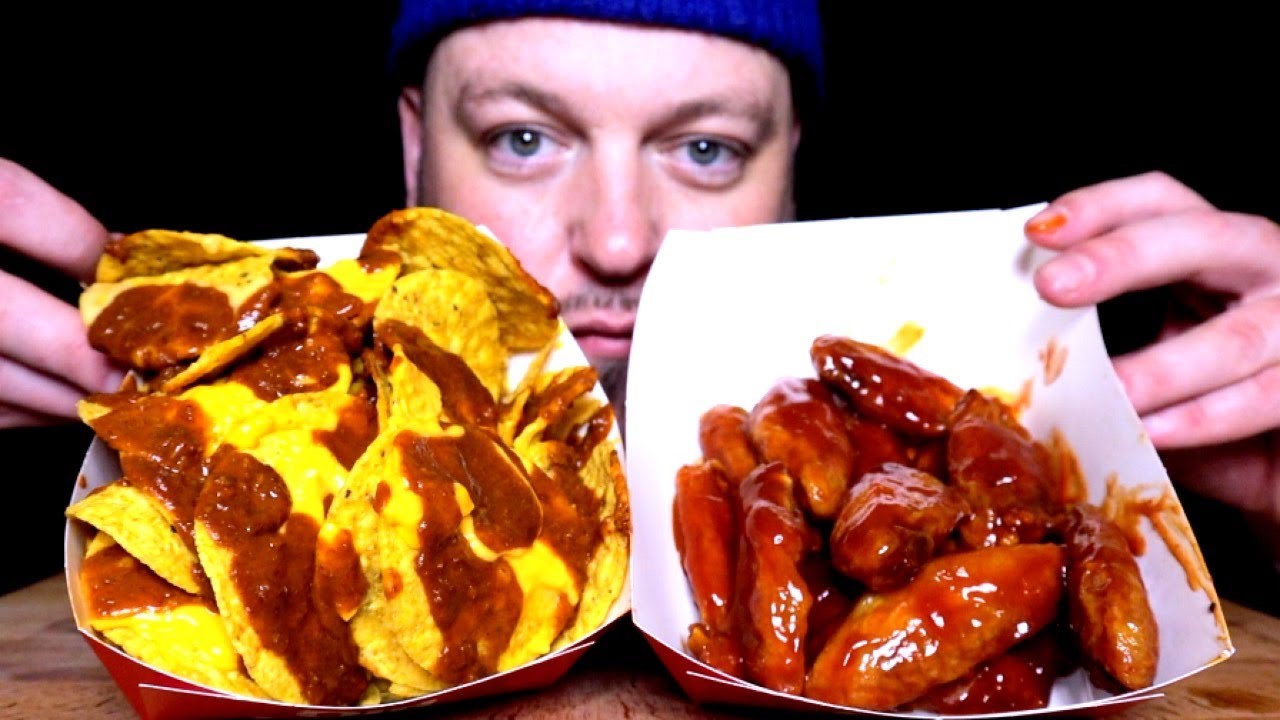 НАЧОС С ЧИЛИ И СЫРОМ, СОУСНЫЕ КРЫЛЫШКИ И ВЫХОД