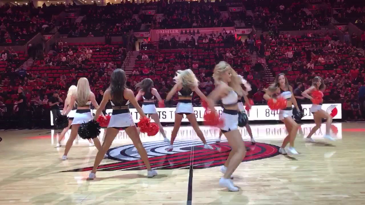 Beaver Cheer Preforms at Blazers 2016