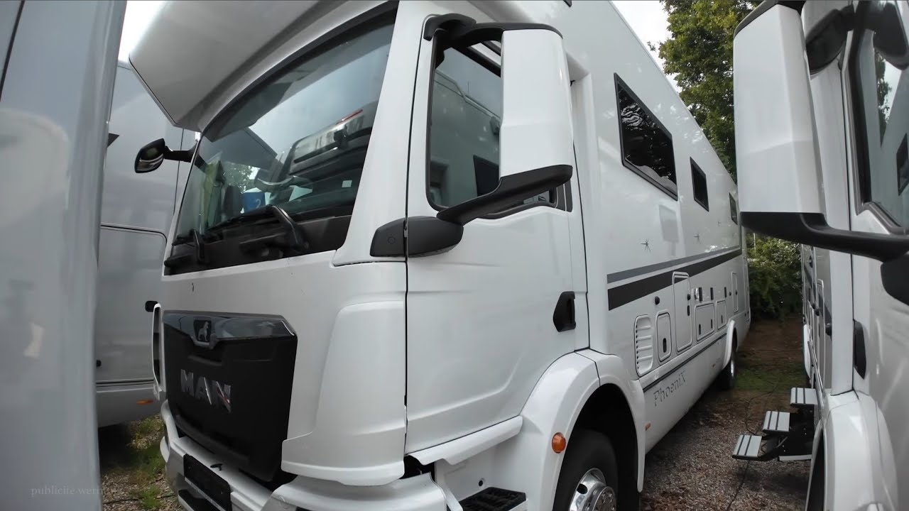 Wohnmobil Phoenix TopX-Alkoven 10.800 BMAF mit PKW-Heckgarage in der German Television Präsentation 