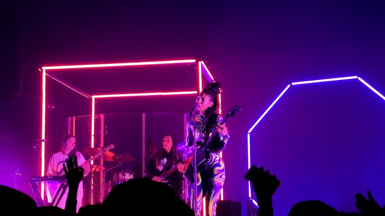 Willow Smith Performs 