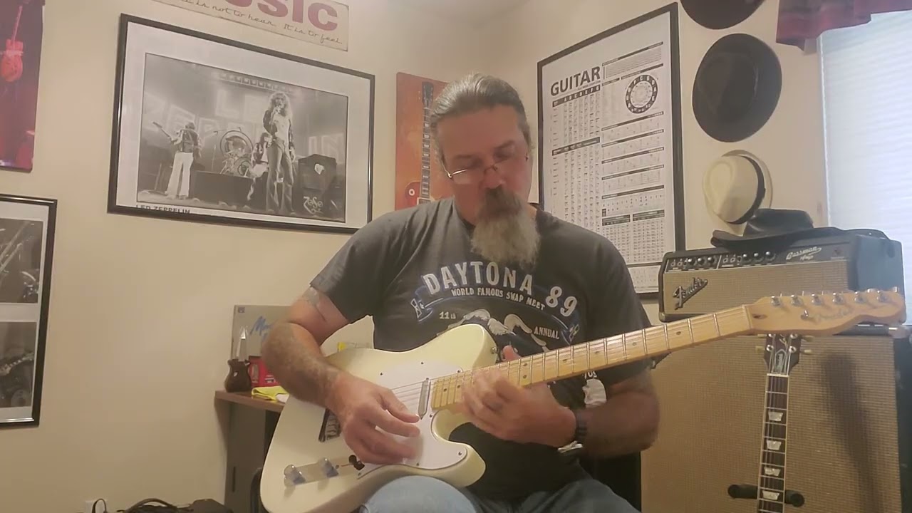 Peg by Steely Dan play along. Thank you Jonathan Eli.