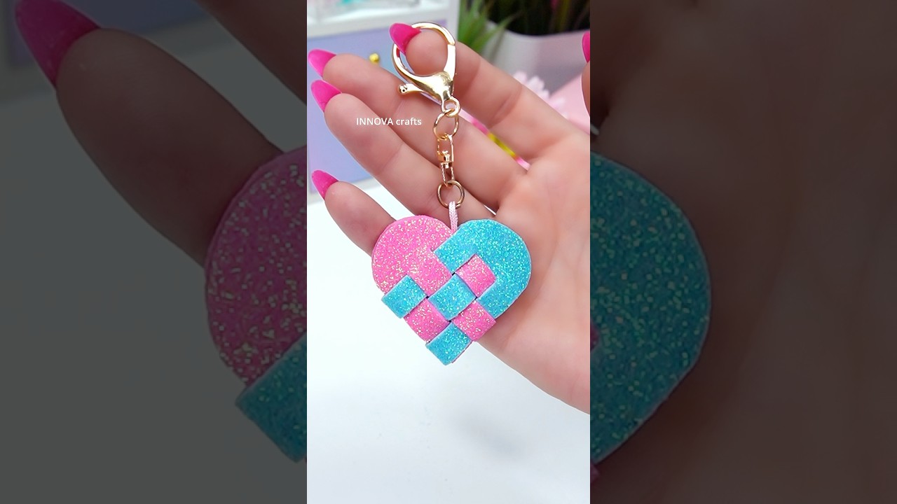 Cute heart keychain idea 💖 Easy craft ideas 💖 #diy #craft #artandcraft #art #gift