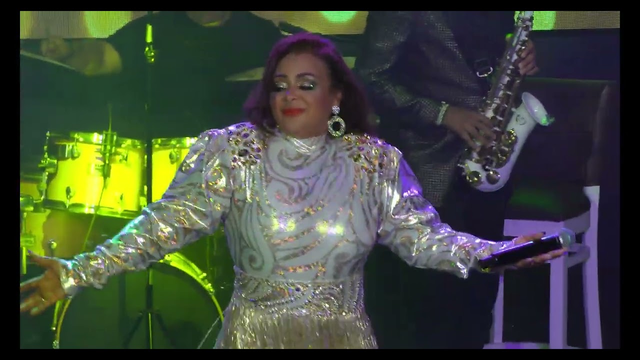 MUJER ENAMORADA - JACKELINE ESTEVEZ
