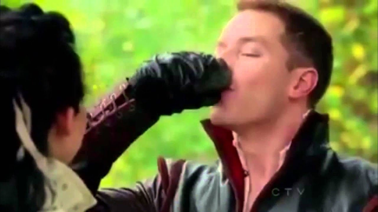 Snowing (Snow White & Prince Charming) OUAT - Love me like you do