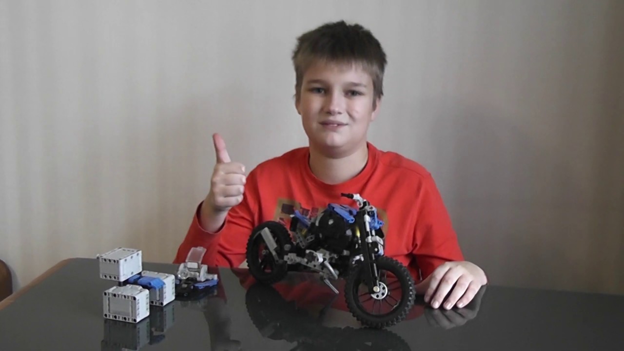 LEGO Technic мотоцикл Приключения на BMW R 1200 GS  - обзор