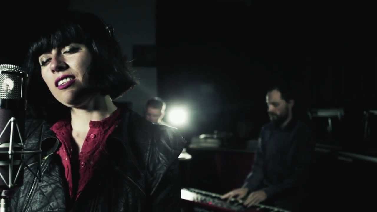 Jane Tyrrell Feat. Ev Jones - When Something Is Wrong With My Baby