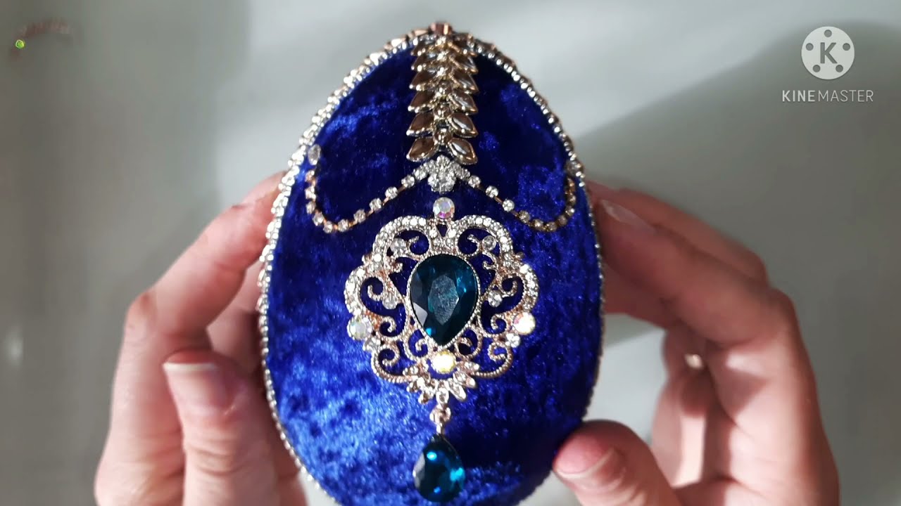 How to decorate an Easter egg.