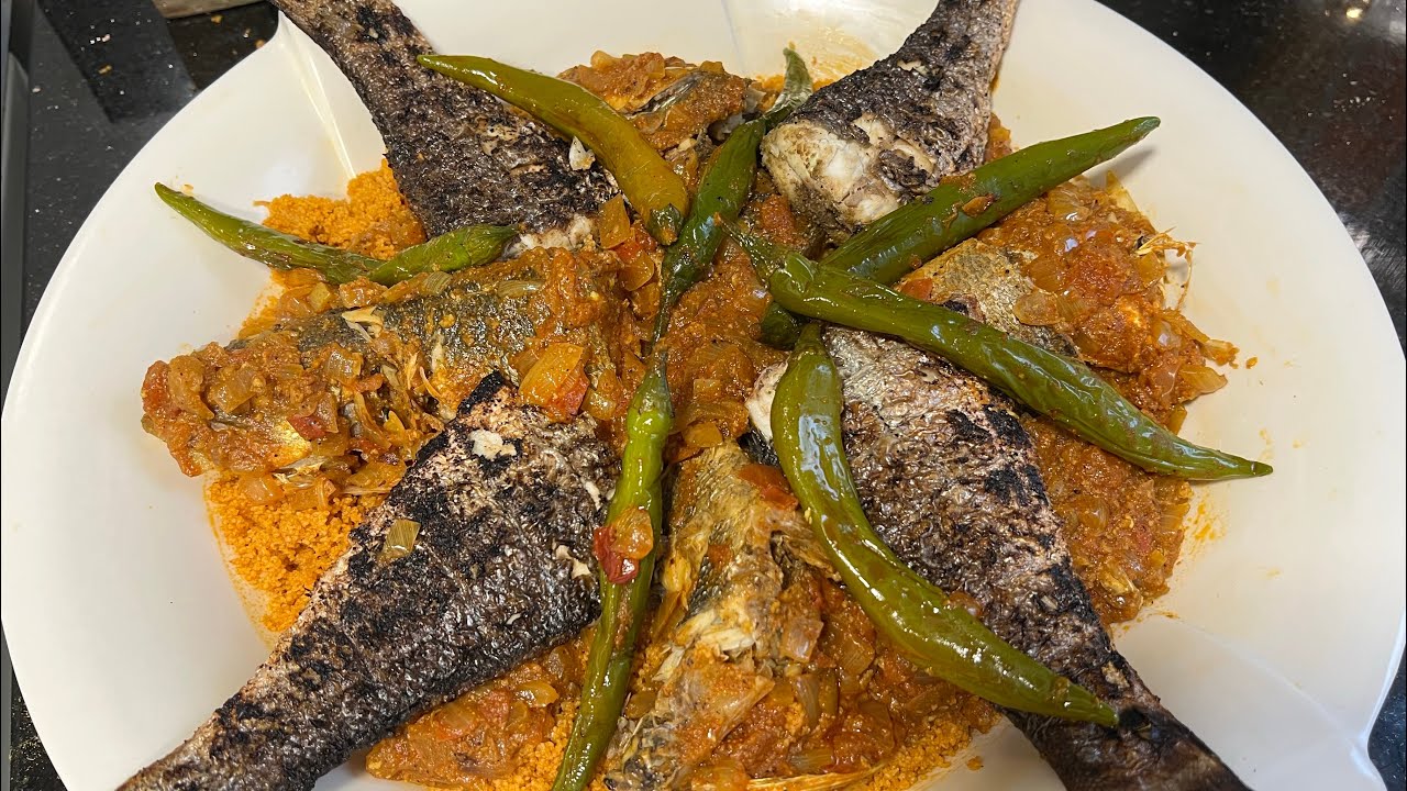 كسكسي تونسي بالحوت مع التقلية على الطريقة الصفاقسية😋كسكسي تونسي بالسمك 🐟🇹🇳Couscous au  poisson 🐟