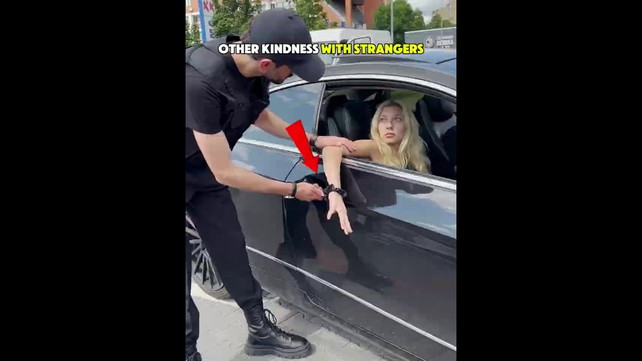 Other People Helping Strangers ❤️