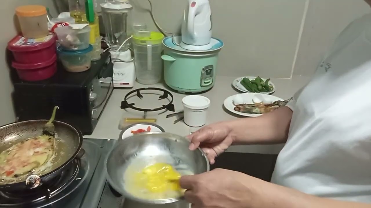 HAPPY MONDAY EVERYONE,TIME TO COOK FOR BAON SA WORK NG ASAWA KO