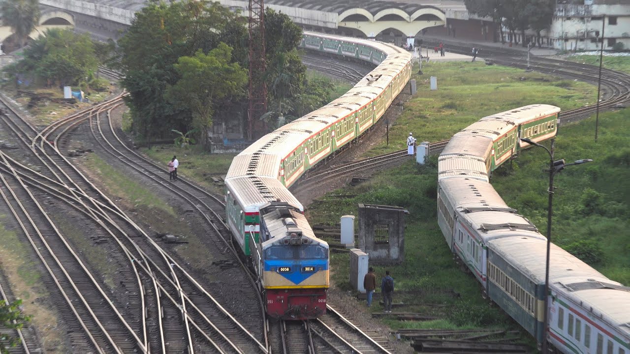 Subarna Express Train leaving Dhaka Railway Station || Bangladesh Railway