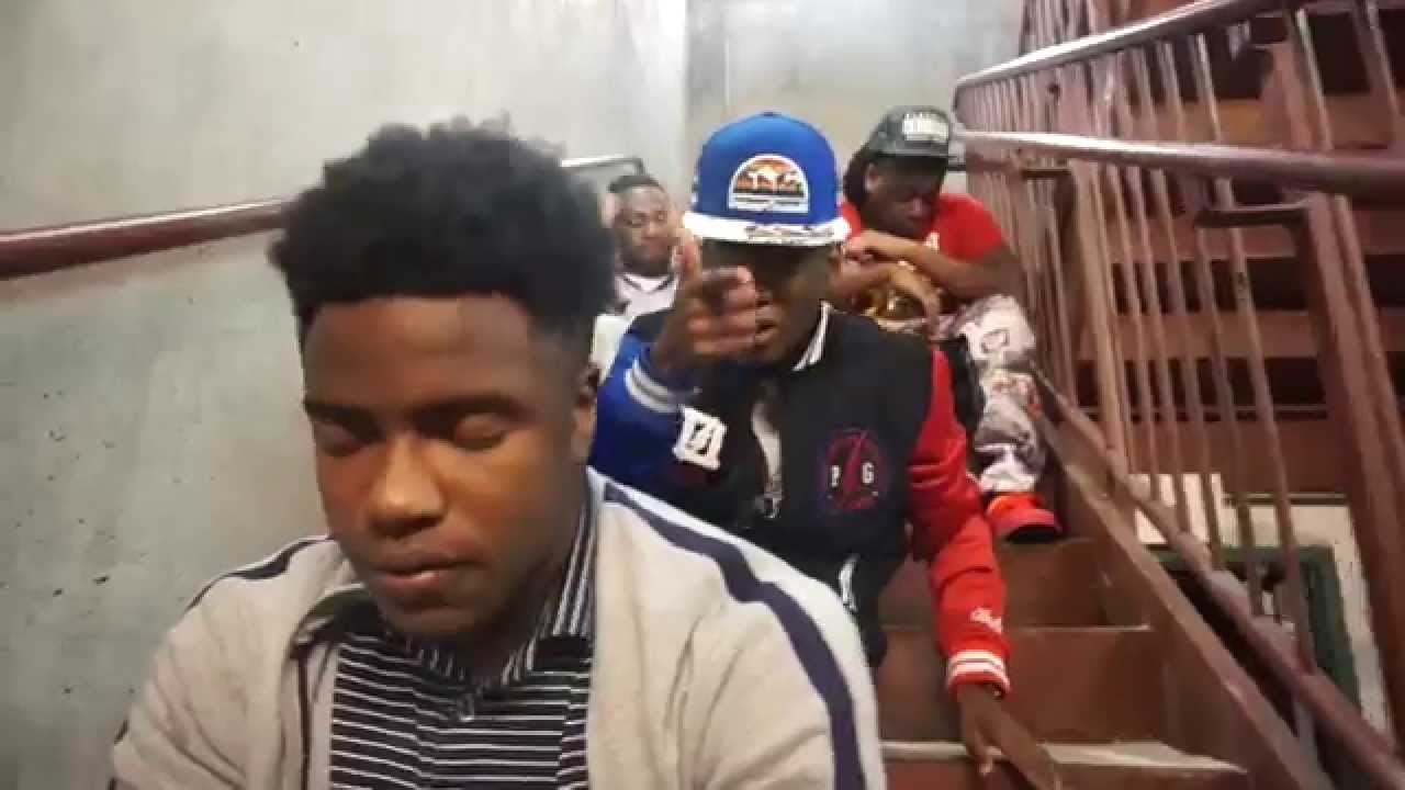 BULL DOG FT JUNGLE MUSIK LARRY