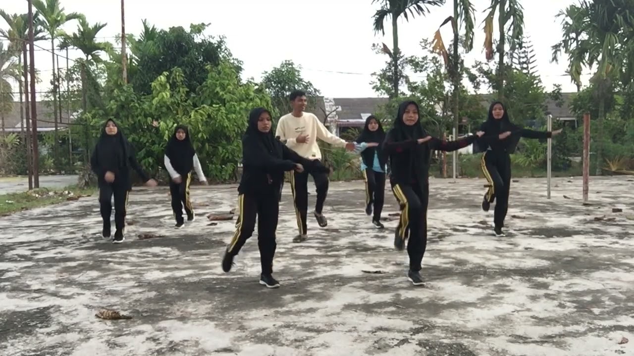 SENAM IRAMA KELOMPOK 3 (XI MIPA 4) SMA NEGERI 2 TUALANG. TA 2021/2022 #senamirma #pjok