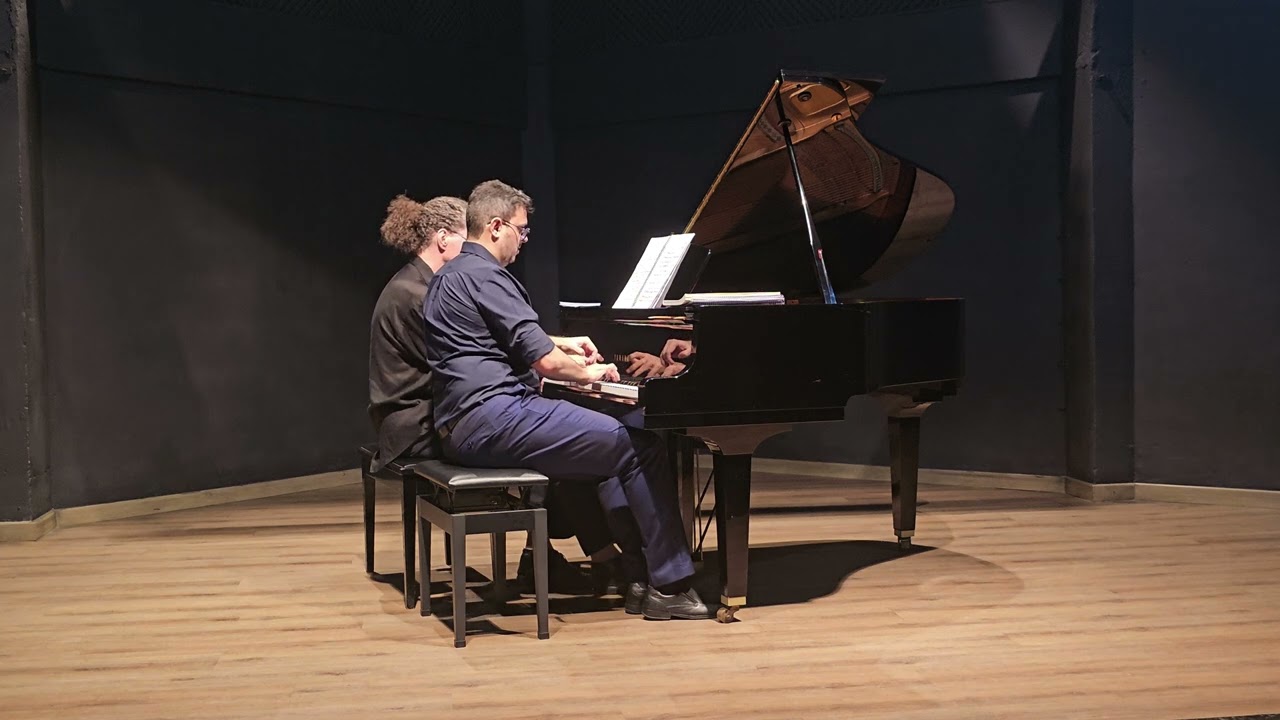 F. Schubert - Fantasia op 103 Piano - André Carrara e Silas Barbosa