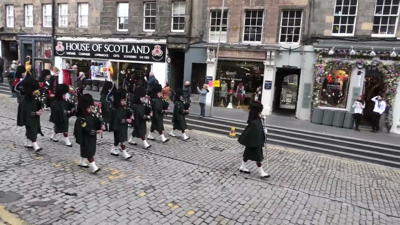 Pipes & Drums on The Royal Mile