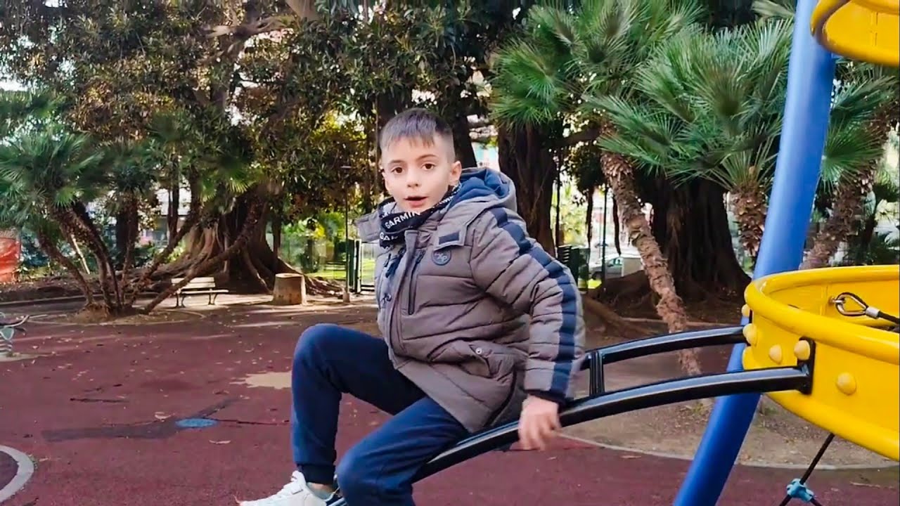Италия 🥰 Энрико на детской площадке Продолжение 