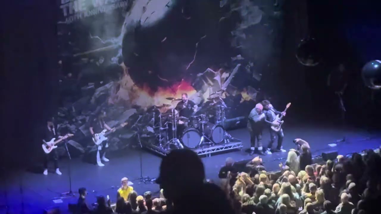 Dirkschneider. Balls To The Wall. Hammersmith Apollo. 15/11/25