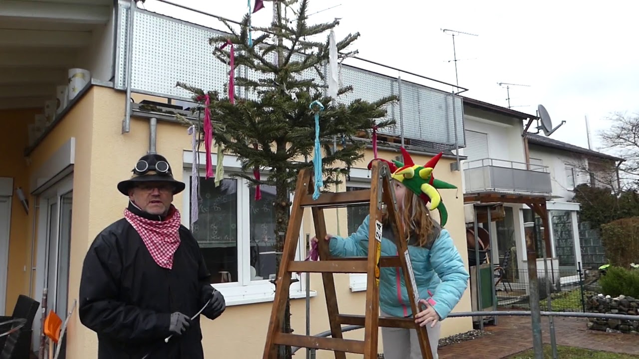 Wir stellen den Narrenbaum und dekorieren f&uuml;r den Deko-Wettbewerb....