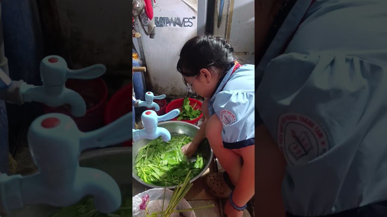 Thảo Nguyên rửa rau ạ