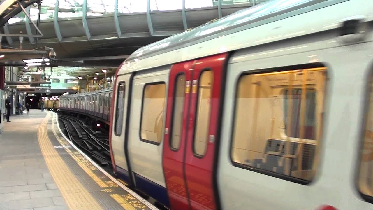 (HD) Circle Line C Stock and Metropolitan Line S Stock at Farringdon