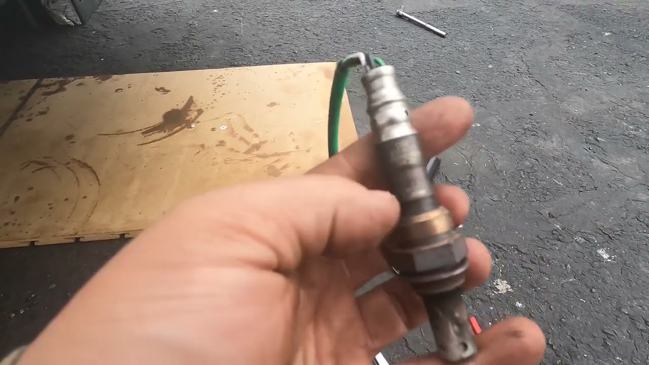 How to replace oxygen sensor on 2001 Honda Accord. Upstream and downstream.