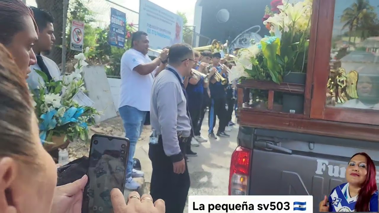 En el Entierro de don Carlos flores el hotro tubo una falla pero este no🙏las disculpas🙏
