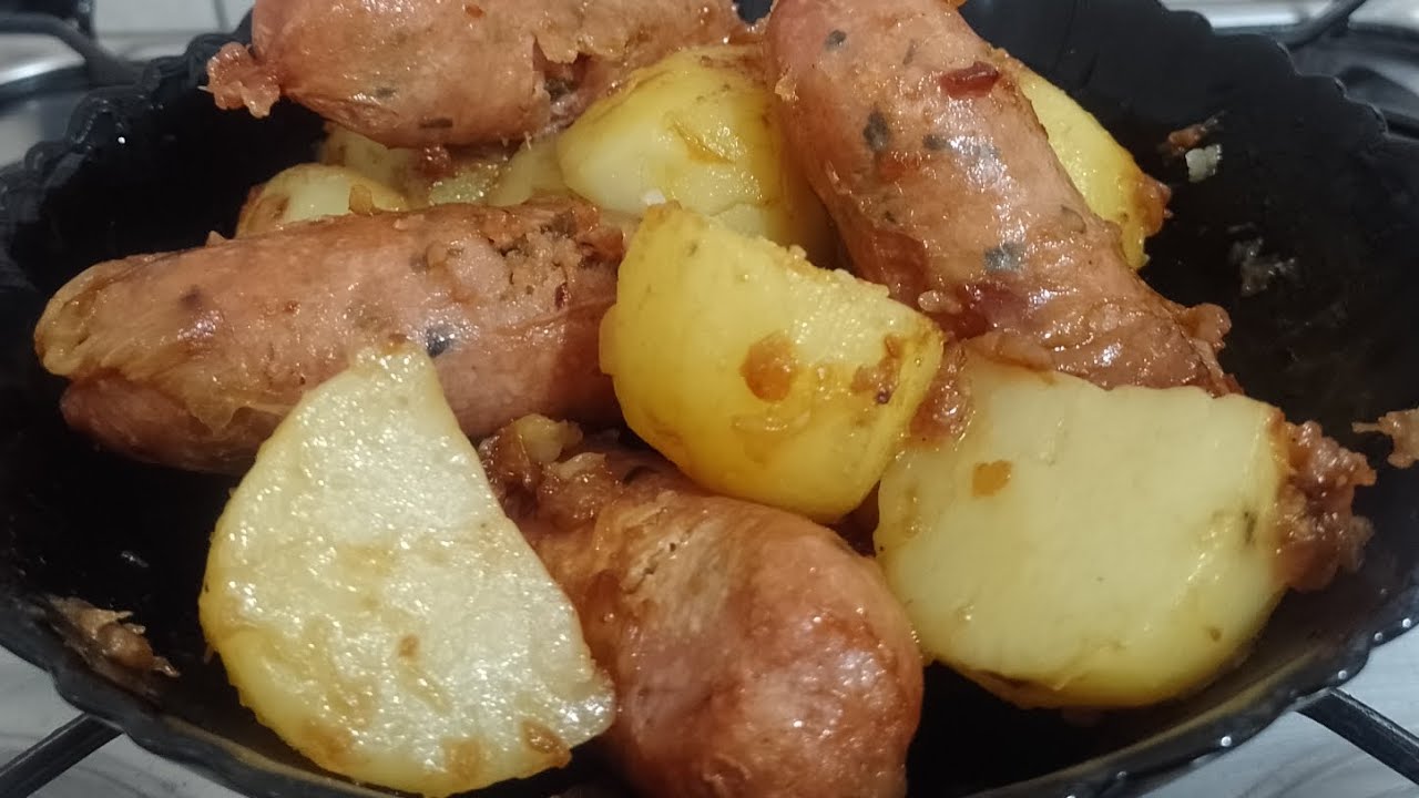 LINGUIÇA ASSADA COM BATATA NA PANELA DE PRESSÃO.