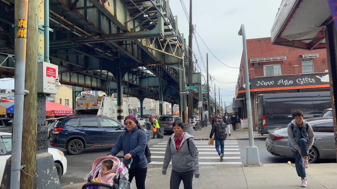 NYC Walk : Bensonhurst, Brooklyn via 86th Street to L&B Spumoni Gardens | October 2023
