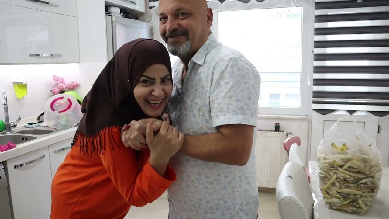 لعبنه طره وكتبه وخسرت نيازي🤣راح هوه يسوي الغداء يوم كلش ممتع ويانه ههه