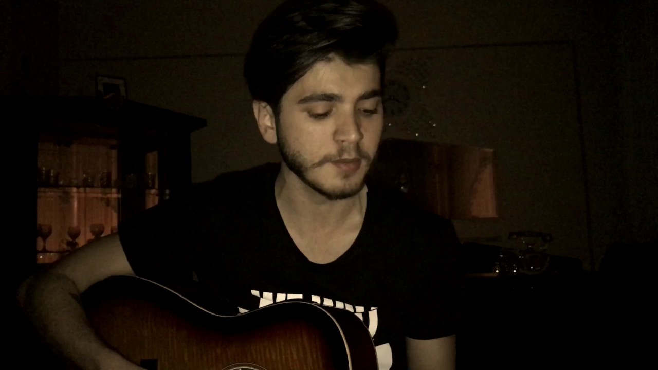 Burak Kartal - Omuzumda Ağlayan Bir Sen