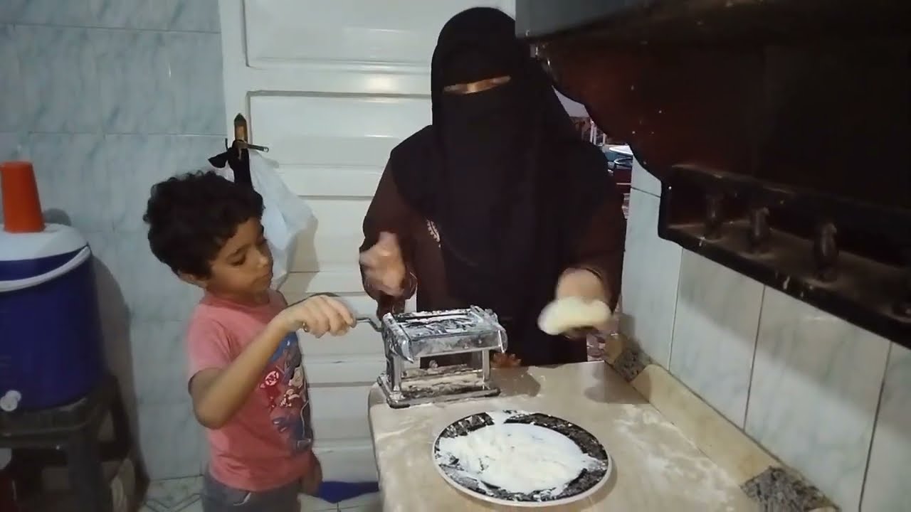 اول مرة استخدم ماكينة الفطير ماما وأحمد خربو المطبخ وعملة فطير مشلتت 🍩🍪🥮🥠🍘🌮🧇🥯🫓