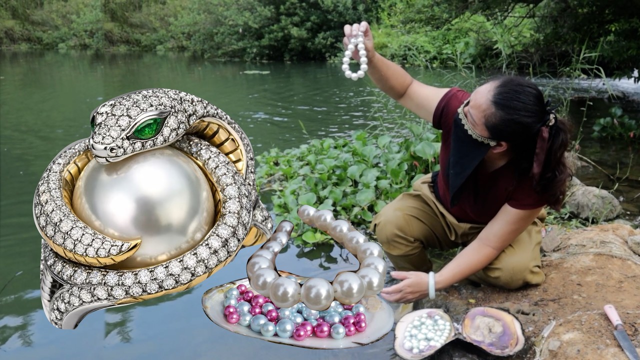 I caught three mutated oysters, which contain super large and bright pearls inside their bodies
