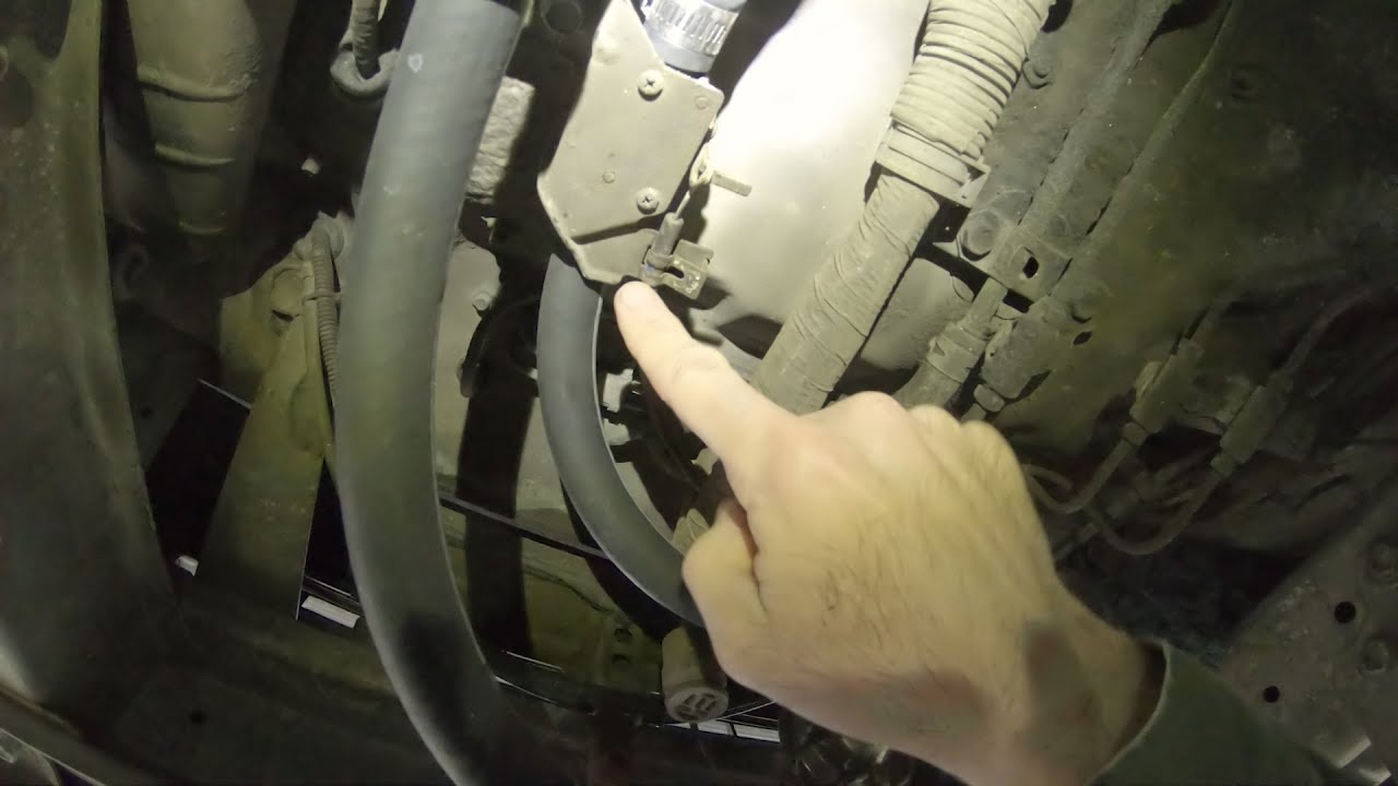 1988 Toyota 4x4 Van | Engine Work- Part Four | Replacing Heater hoses