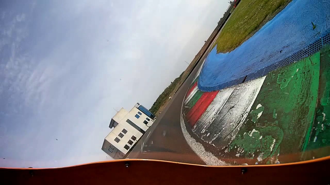 Yamaha SR500 Franciacorta 2019/04 classic500 Rennen 2 Klassik-Motorsport last lap last corner crash