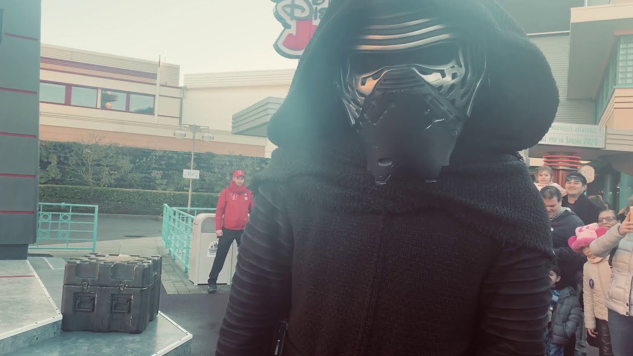 KYLO REN PICKED US! - Disneyland Paris 2020